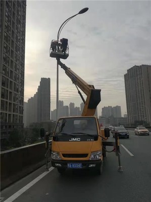 路燈車出租(圖)-路燈車出租中心-湖北路燈車出租