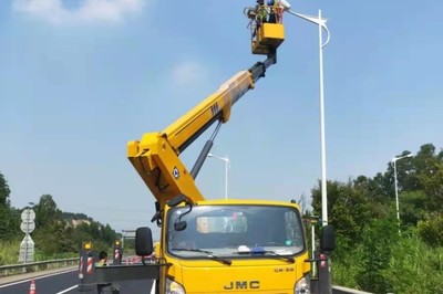 供貨穩定,及時服務 廣州路燈車出租電話