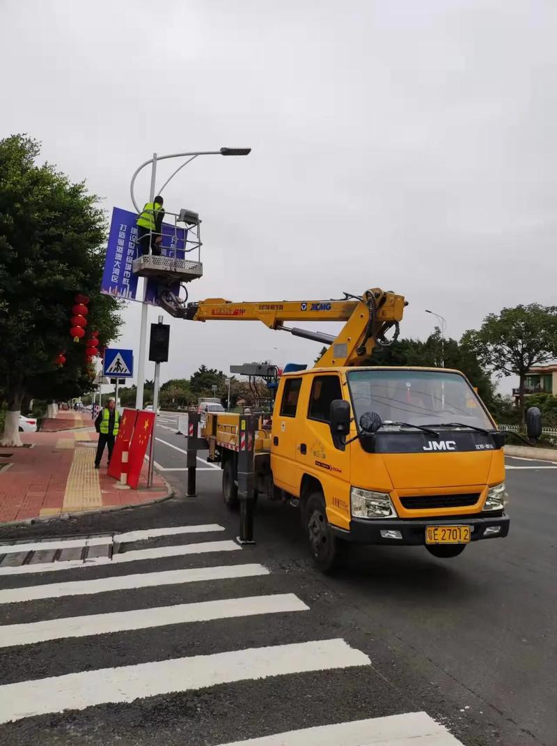 鶴山市路燈車出租怎么收費. 13923150533